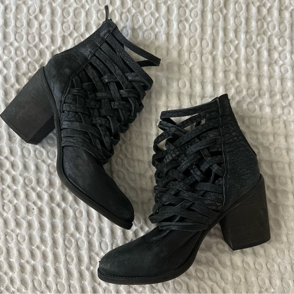 Free People black carrera ankle boots size 38 / 7.5 - Picture 2 of 13
